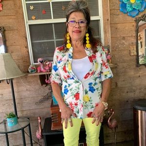 Meet your Posher, Nora